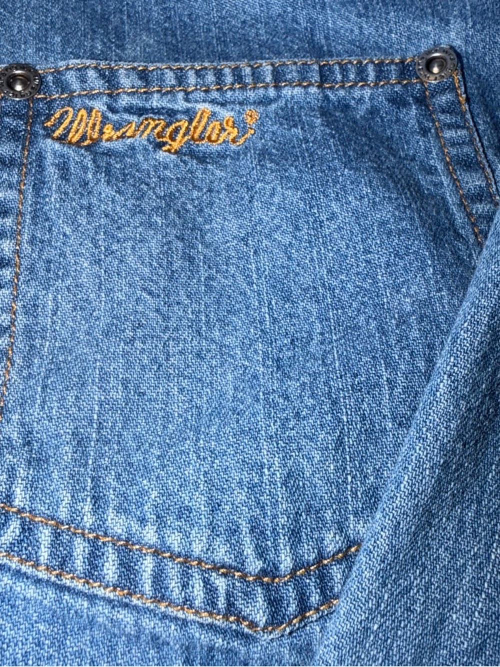 Wrangler ~ Blue ~ Denim ~ Waist Length Shirt w/ Tie at Waist. Size Medium/Large. - Picture 10 of 11
